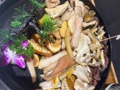 -一朵菌·野生菌探索家火锅(南亚店)
