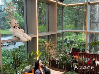 餐吧是独栋玻璃花房绝绝子