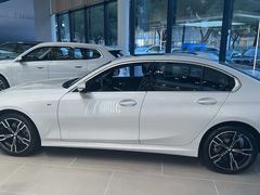 -上海宝信宝马4S店