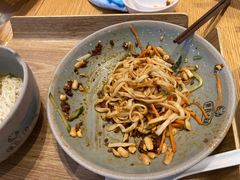 -美食小镇·观赏珍稀鸟类·长隆熊猫酒店