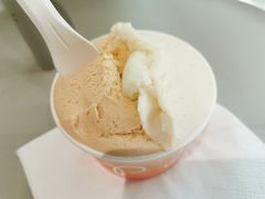 雷司令煮啤梨-Dip in Gelato(富民路店)