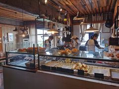 面包甜点陈列柜-仙峰天然面包(迎宾路店)