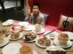 -四海一家自助餐(益田假日广场店)