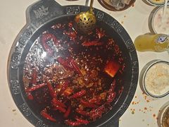 -卤校长老火锅(杨家坪直营店)