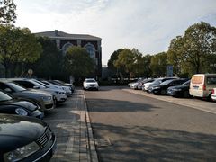 -房地产交易中心-停车场