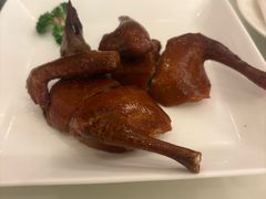 脆皮乳鸽-利苑酒家(合景国际金融广场店)