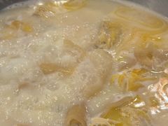 -鲜入围煮花胶鸡海鲜火锅