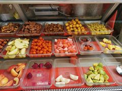 自助取餐区-老炳·七丛松甘草水果