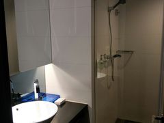 -桔子酒店(上海西藏北路地铁站店)