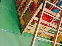 -兜莱·亲亲袋鼠国际早教