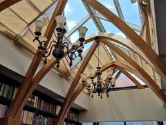 -钟书阁(松江泰晤士小镇店)