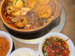 -蔡婶牛腩牛杂煲(长安万科店)