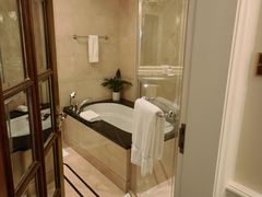 -广州富力丽思卡尔顿酒店