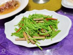 芦蒿炒肉丝-双东酒店(东关街店)