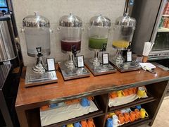 -广州万富希尔顿酒店·感趣自助餐厅·金秋蟹宴生蚝海鲜刺身