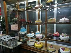 面包甜点陈列柜-东南饼庄(铁路二村店)