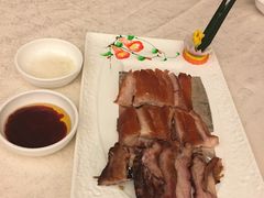 金牌烧猪-馨越楼·点心·粤菜(赤坎店)