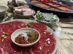 -渝嘴小老弟老火锅(华新村店)