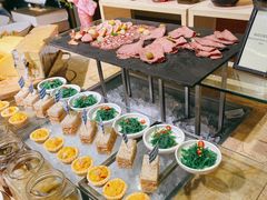 自助取餐区-大中华希尔顿酒店-念自助餐·嗨啤·小龙虾