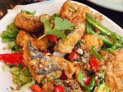 -大头虾越式风味餐厅(光明广场店)