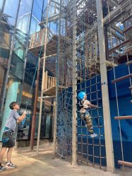 -PIPIKINGDOM皮皮王国欢乐号(欢乐海岸购物中心店)