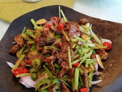 小炒黄牛肉-黄家饺子东北特色菜馆(湖滨商业街店)