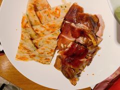 飘香樟茶鸭配黄金饼-上海小南国(正大店)