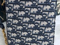 -小飞侠奢侈品回收 寄卖 养护(宝山宝龙广场店)