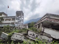 -四川汶川特大地震漩口中学遗址