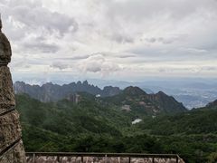 -黄山光明顶山庄