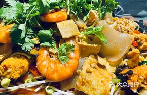Fresh Shrimp and Seafood Hot Pot