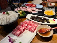 -老牌坊云南鱼豆花火锅(哈西万达店)