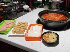 -钢管厂五区小郡肝串串香(蜀都万达店)