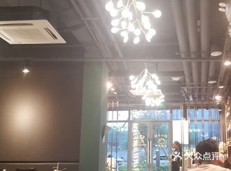 服务没得说，小姐姐很积极热情