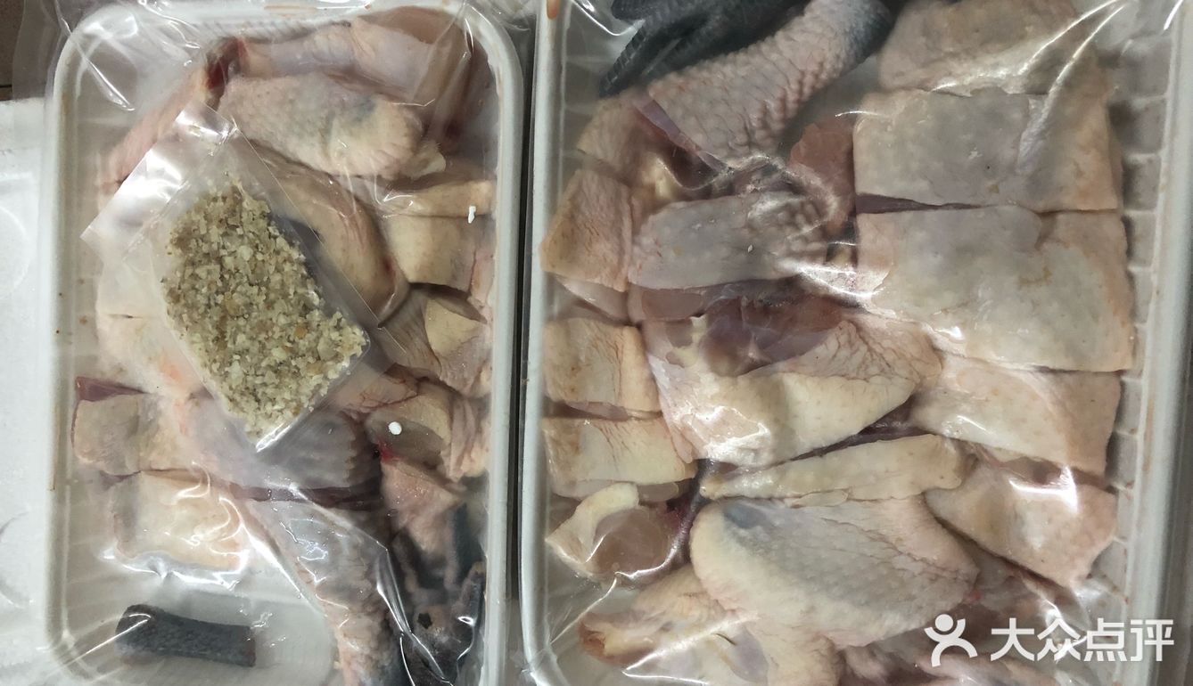 在拿两袋潮汕潮庭的牛肉牛筋丸不要太美啦！