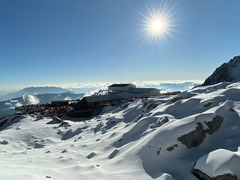 -玉龙雪山游客服务中心