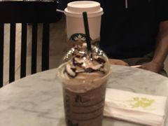 -星巴克臻选(上海中环广场2F店)
