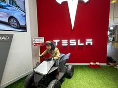 -TESLA 特斯拉(北京颐堤港体验店)