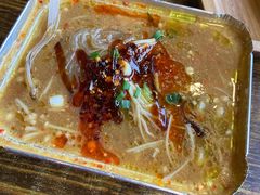 -花儿姐与战哥的美食档