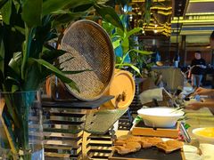 -大中华希尔顿酒店-念自助餐·嗨啤·小龙虾