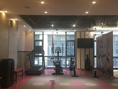 -思迈威健身(积玉桥万达店)