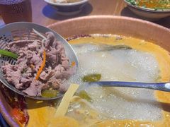 -洱火云南酸菜牛肉火锅(石景山当代商城店)