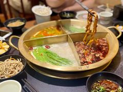 -沸炉重庆老火锅(军事博物馆店)