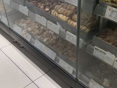 面包甜点陈列柜-上海哈尔滨食品厂(淮海中路店)