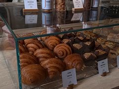 -VERIE BAKEHOUSE