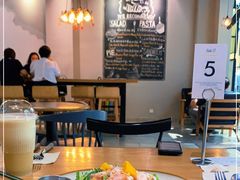 大堂-HELLO 27 意面·沙拉·帕尼尼