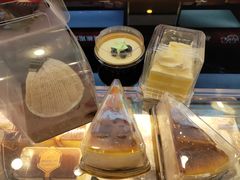 -红宝石·鲜奶小方·海派西点房(南丹店)