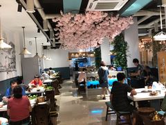 大堂-贵府酸汤牛肉火锅·贵州老字号(飞山街店)
