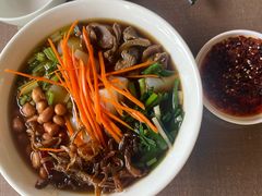 风味凉卷粉-湖泉水云间餐厅·弥勒地道菜(B座店)