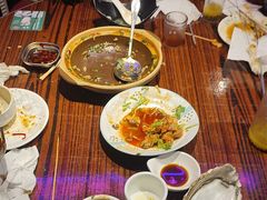 -蚝堡海鲜·威海菜·海肠捞饭·烧烤·亚洲吃蚝公司(幸福门店)